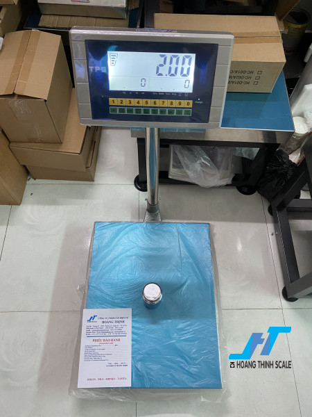 Cân điện tử đếm số lượng 100kg chính hãng được CTY Cân Điện Tử Hoàng Thịnh cung cấp trên toàn quốc, báo giá cân đếm số lượng 100kg gọi 0966.105.408