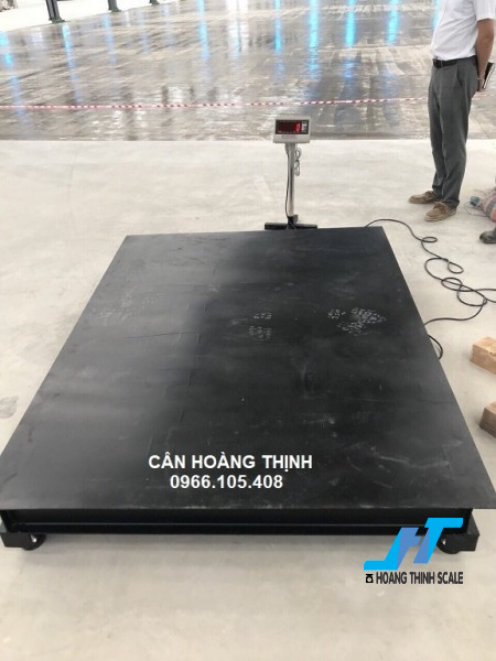 Cân sàn điện tử 3 tấn TPSDH chính hãng được CTY Cân Điện Tử Hoàng Thịnh cung cấp trên toàn quốc, báo giá cân sàn 3 tấn TPSDH gọi 0966.105.408 để được giảm giá 10% hôm nay